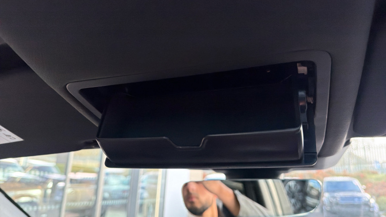 Land Rover Discovery Sport 1.5 P300e R-Dynamic SE 5dr Auto [5 Seat] Station Wagon